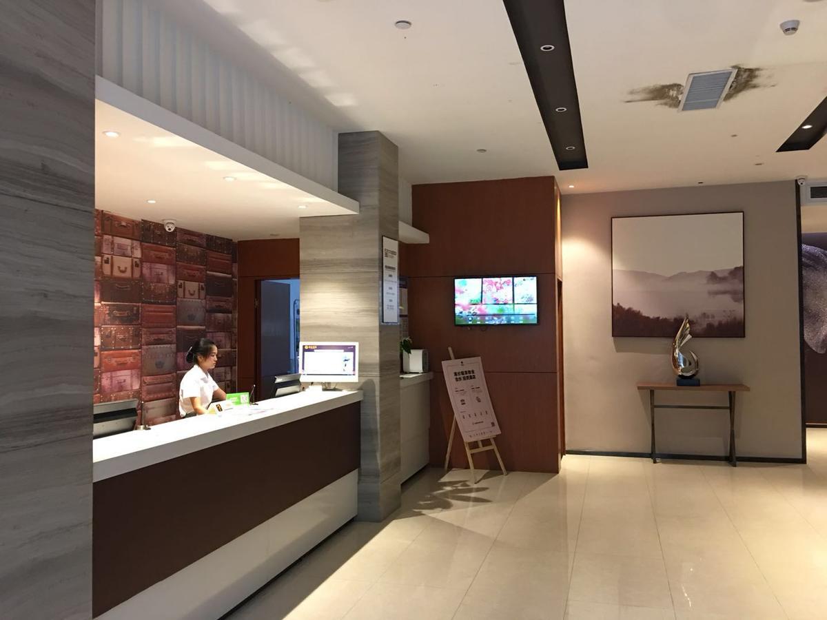 Jtour Inn At Songgang Metro Station Sencsen Kültér fotó